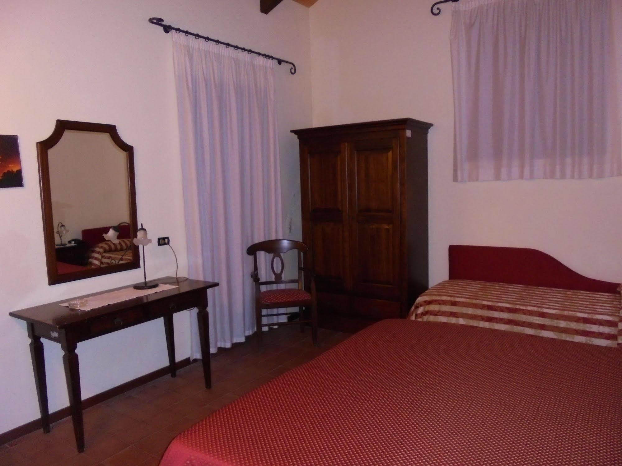 Ai Vecchi Crateri Pension SantʼAlfio Buitenkant foto